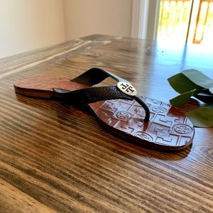 Tory Burch Black sandal size 8